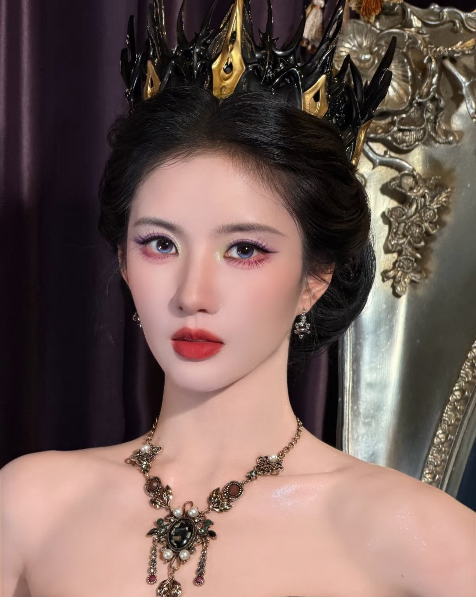 刘些宁好适合这个妆造太贵气了​