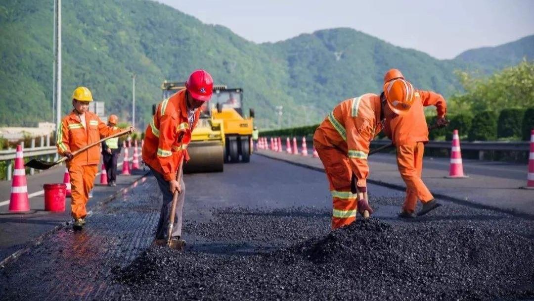 “养路费”将重启?燃油车车主又一次被暴击