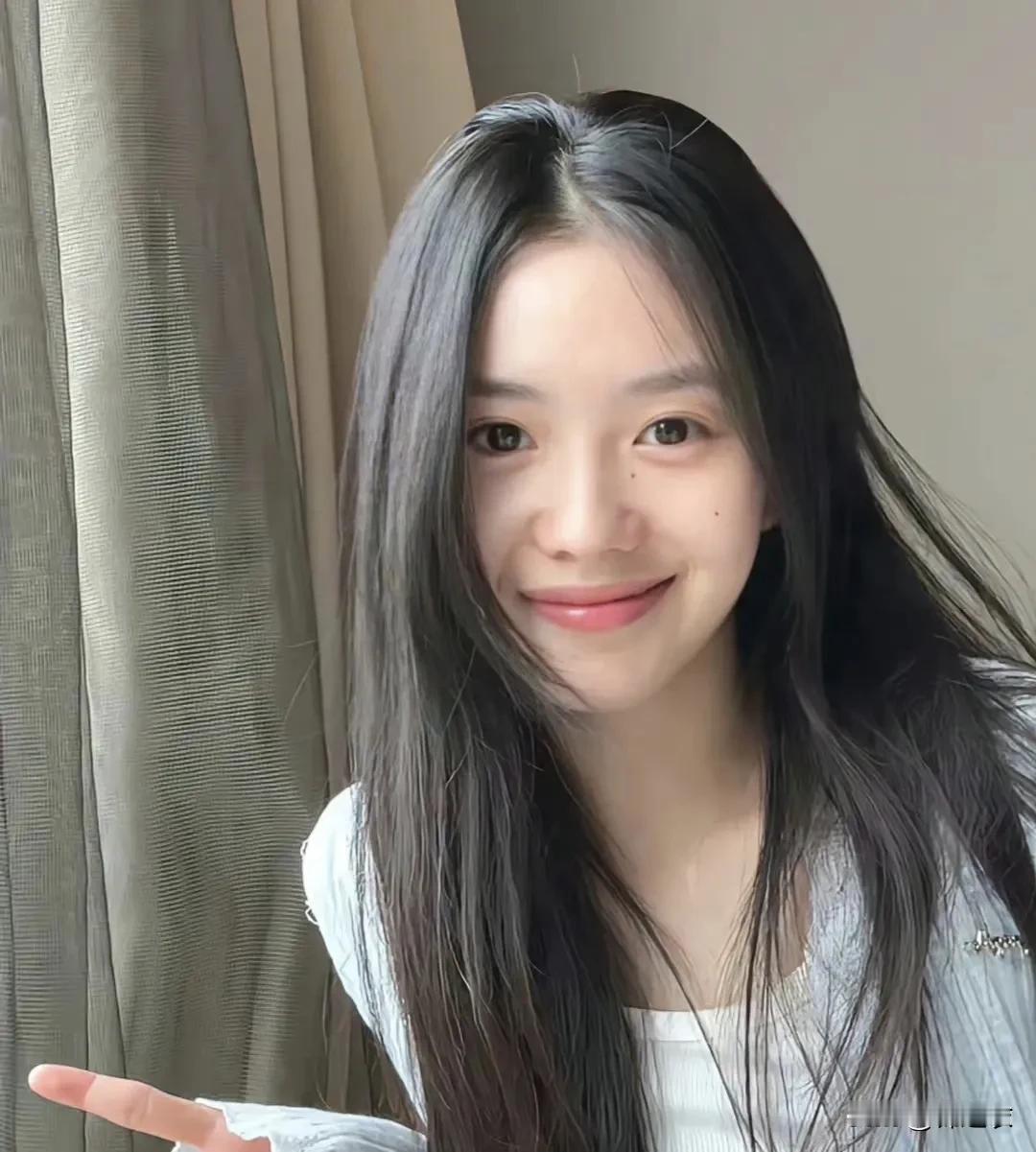 没看过刘浩存的剧，不粉不黑说说我个人看法，就是舞台女孩子的那件事情，让很多人不喜