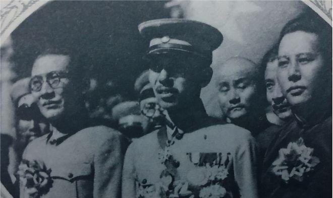 1928年12月，张群、<em>吴铁城</em>等人携带巨款，来到沈阳。当晚，张群对<em>吴铁城</em>说：“我