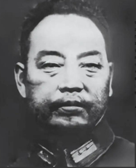 1947年8月，国民党驻盐城的师长李铁民下令将城内一百多名地下党杀光，少将韩君明