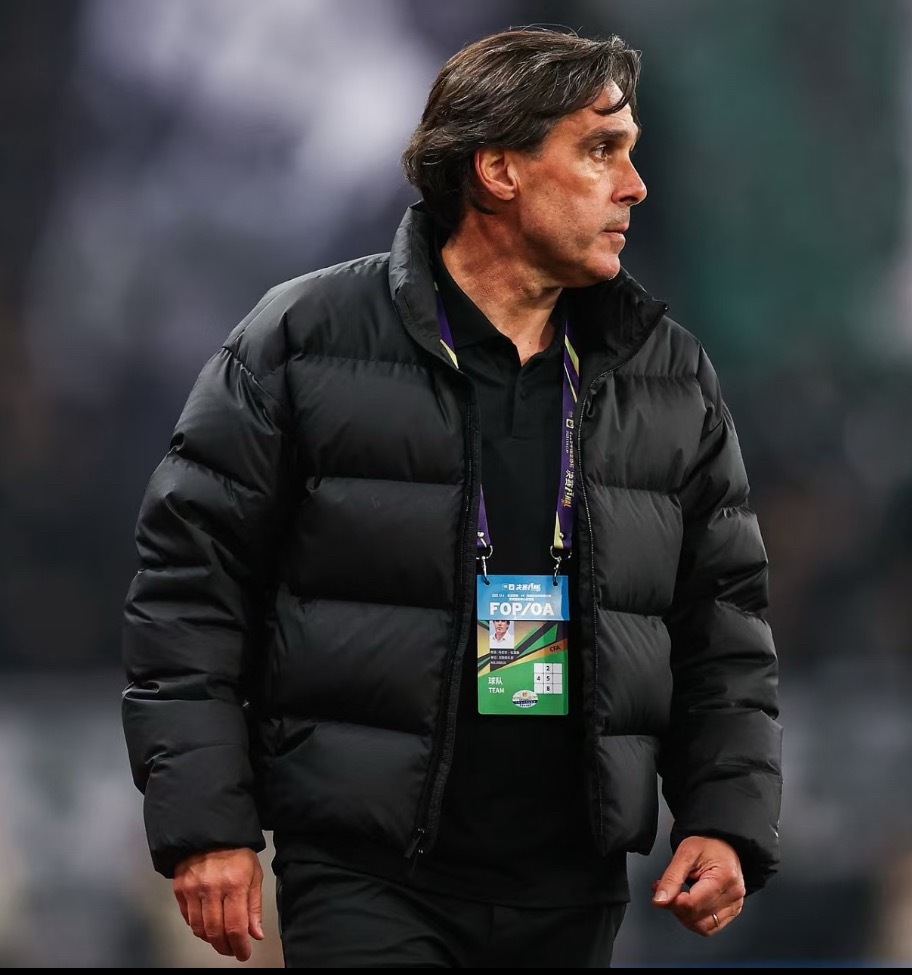 实至名归！河南队主帅拉莫斯荣膺2025中超最佳教练2025赛季中超年度最佳教练归