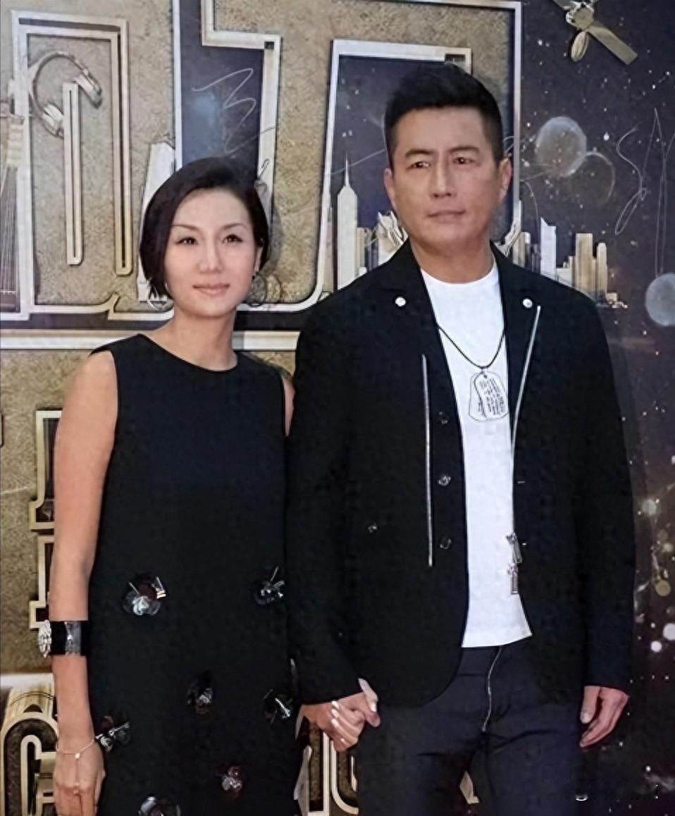 高曙光娶女老板，年龄差16岁，婚后11年却越老越甜。他俩结婚时别人都说不行。一