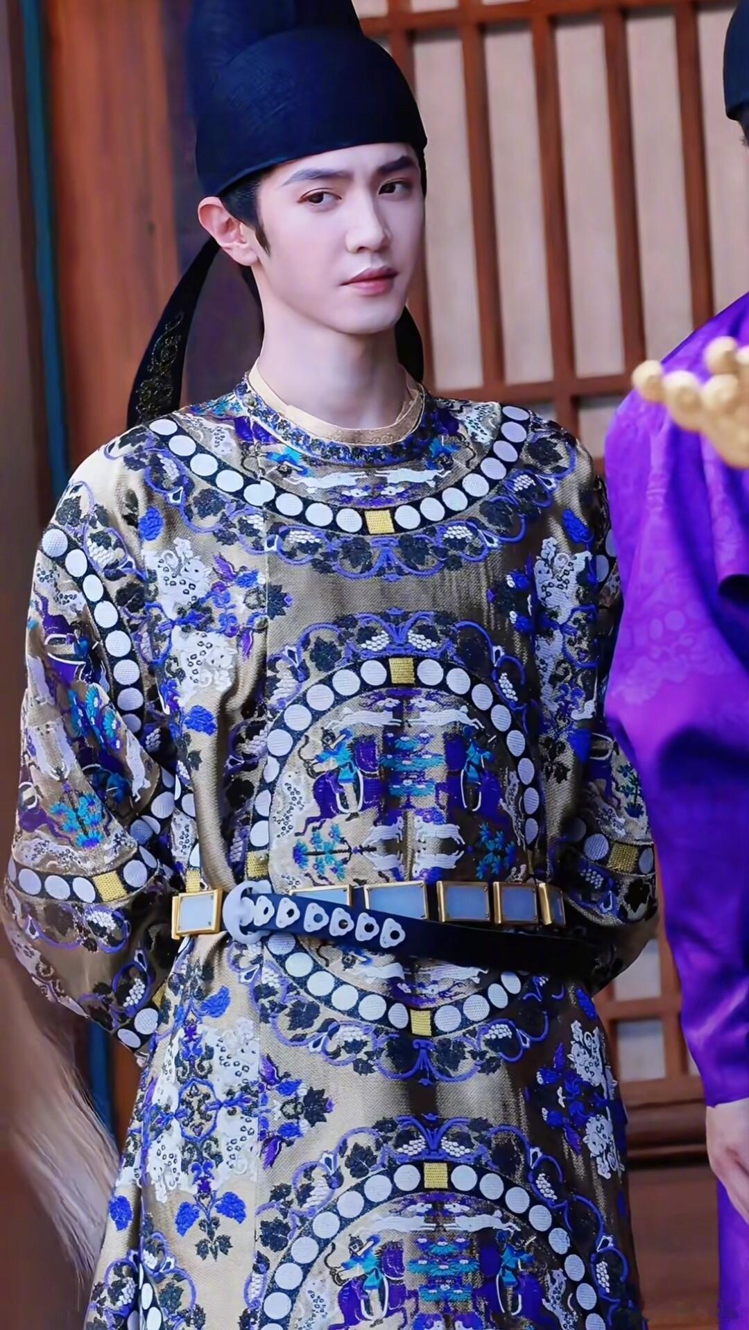 95生陈哲远《江山为聘》路透造型🈶，你觉得能爆吗？​​​