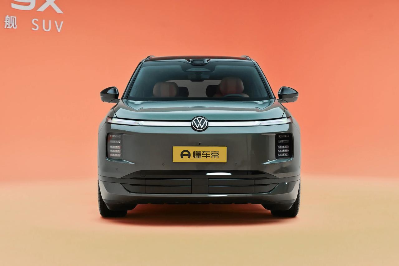 🚗先唠唠基础信息这车是大众首款增程SUV，定位六座大型SUV，车长5米2多
