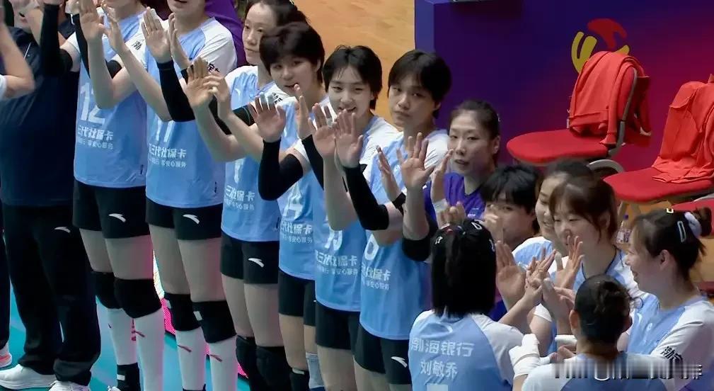 排超联赛第五轮，真的是惊喜连连！排超联赛昨天结束了第五轮比赛可以说昨天的比赛