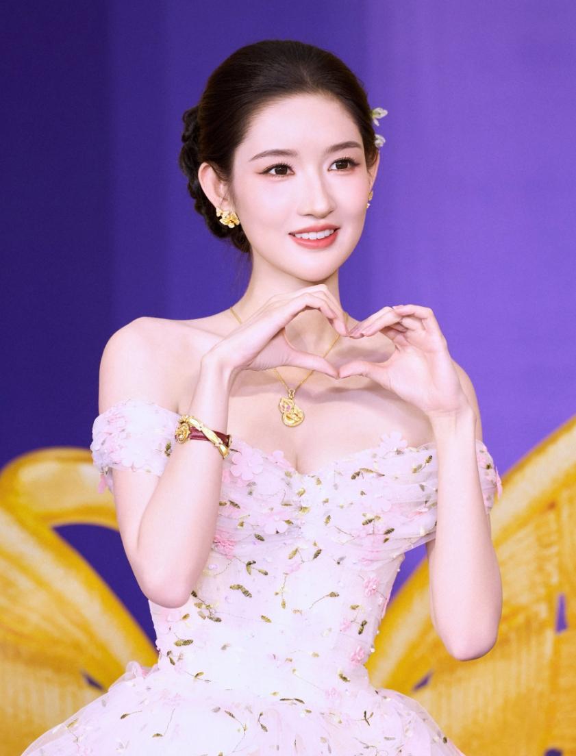 王玉雯被爆接连掉资源！《铁证》官宣没有王玉雯，王玉雯方回应是档期冲突，但是她近