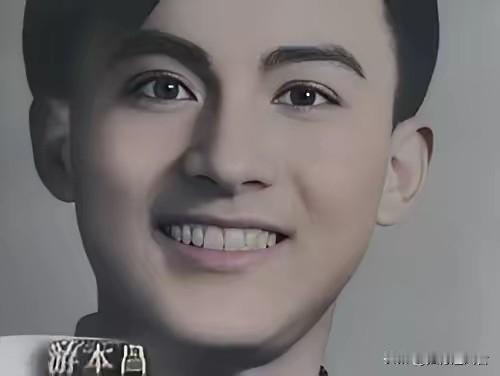 谁能想到，扮演济公的游本昌，年轻的时候竟是这般俊朗的翩翩少年！这张罕见老照片，眉