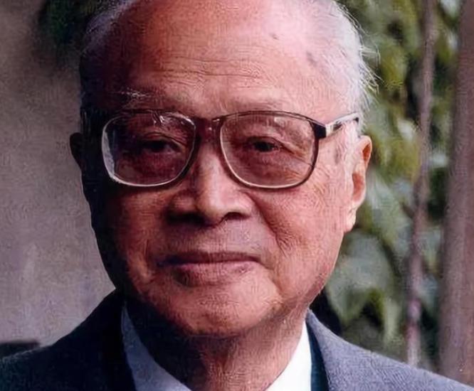 1960年，苏联撤回所有在华科学家，临走前，一位苏联专家悄悄对中国核武器研究所说