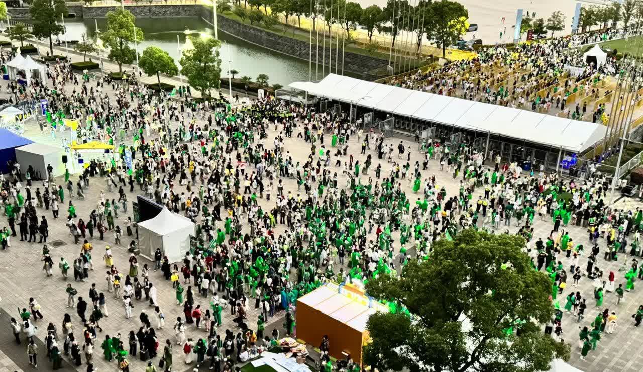 王一博线下人山人海具象化了赛车两天，带来超过4万人次的观众赛事主办方负责