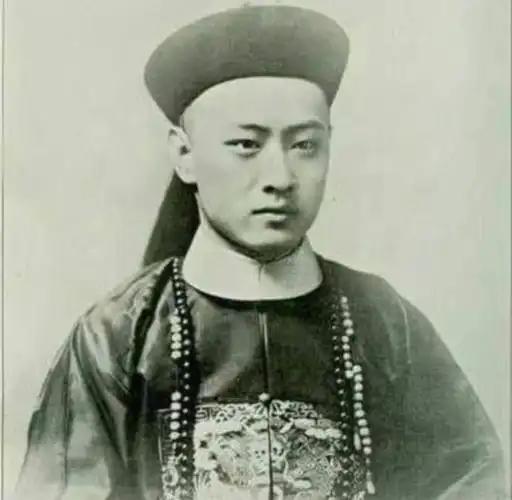 清朝最任性的考生，在考卷末尾涂了8个大字，却因此意外当上状元说起来你可能