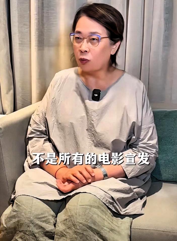 韩红被骂了这么多天，终于有一个人站出来，问了一句所有人都没敢问的话。张越。“