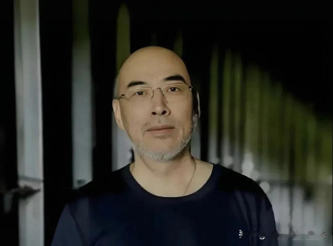 南博的盖子怕是捂不住了。不是因为那幅画估价八千万，而是收藏家陆霆一走，画就冒