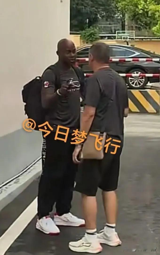 授人以渔不如授人以渔！广东宏远俱乐部又有新创意了。效力于NBA多个球队的训练