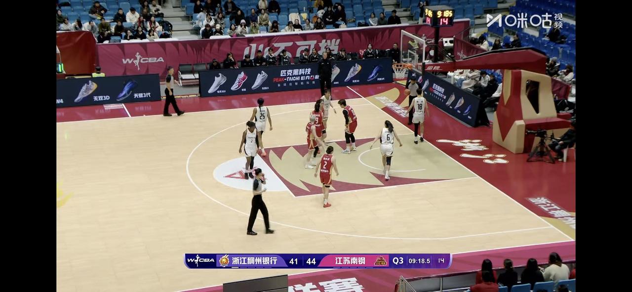 江苏女篮许晨妍今晚大号两双25分15板以101:77击败浙江女篮我只看了第