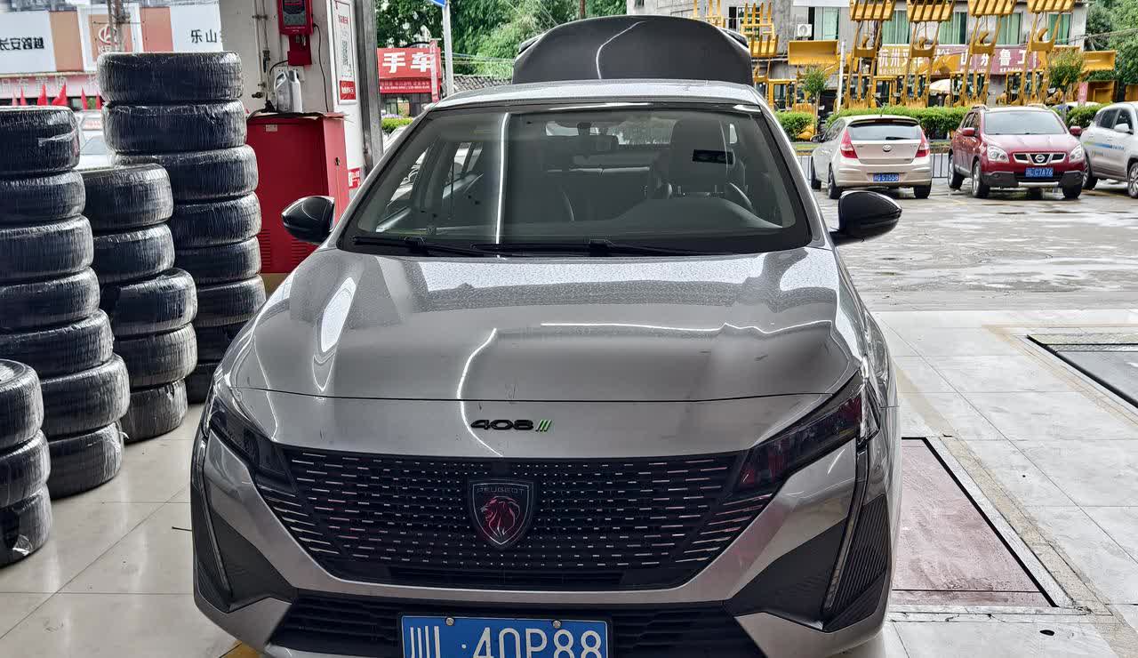 决定买408之前我也没想过会买法系车，都说小毛病多、反人类设计，但是当时408性