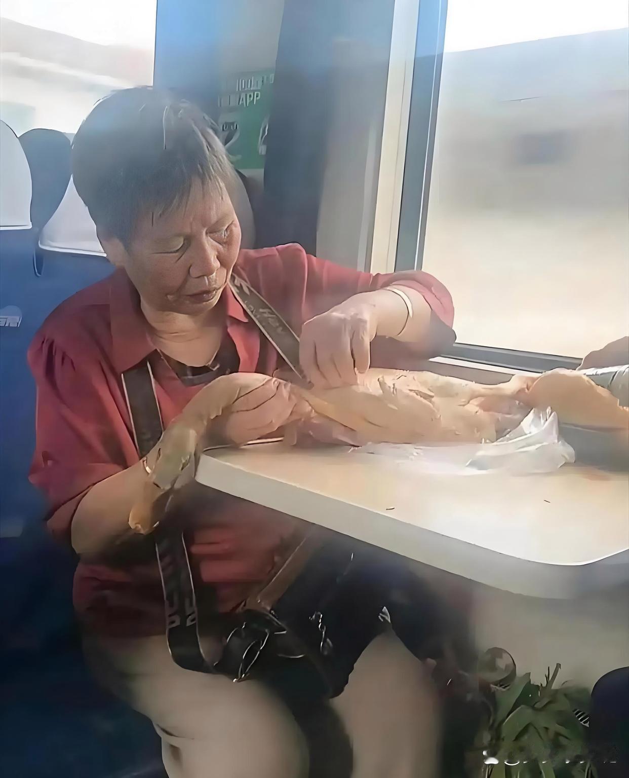 一看就是顾家的大妈，到哪里都闲不住[呲牙笑]