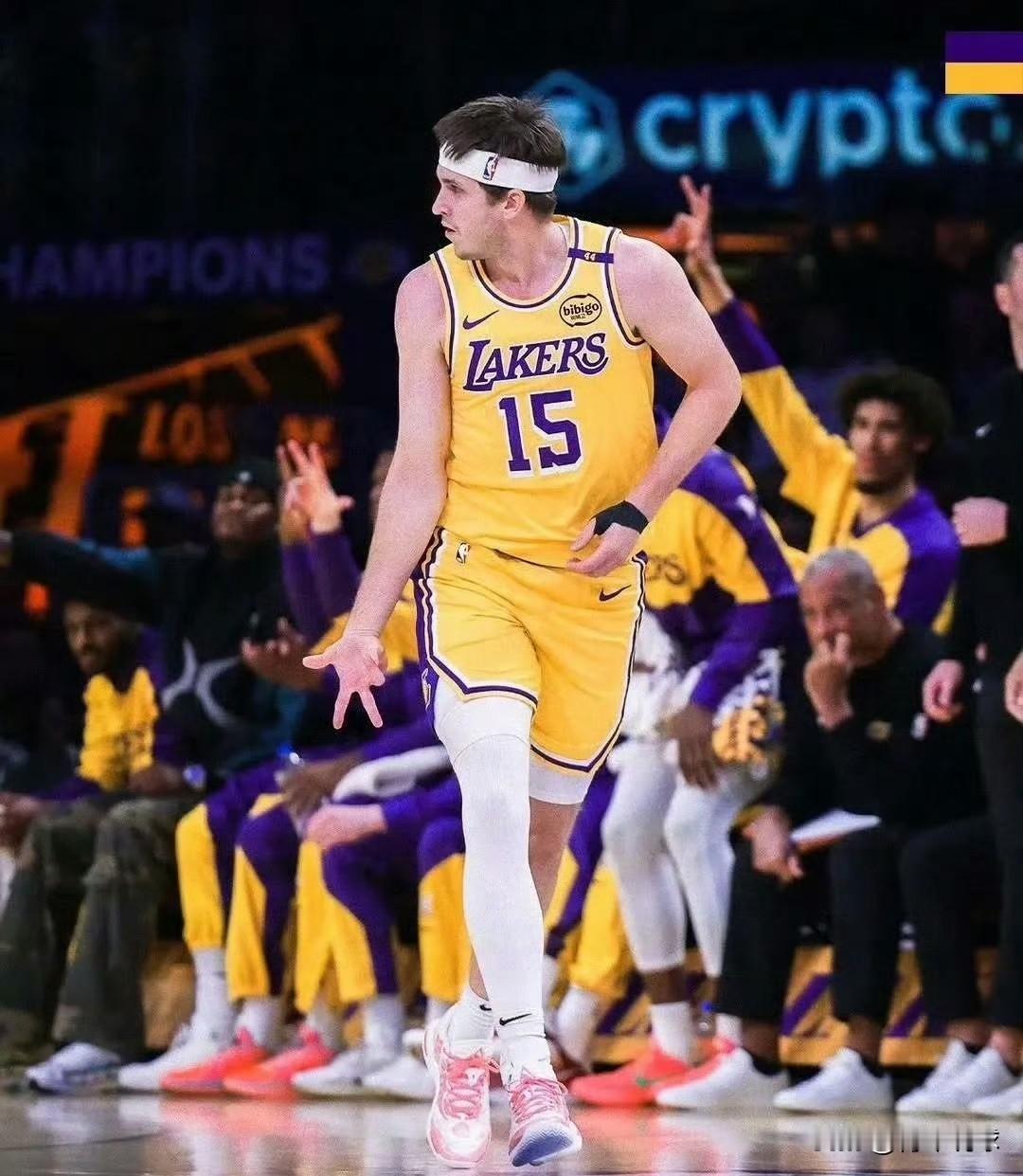 本赛季湖人队要有三位全明星了！赛季至今，里弗斯的表现让人叹为观止。在东契奇、