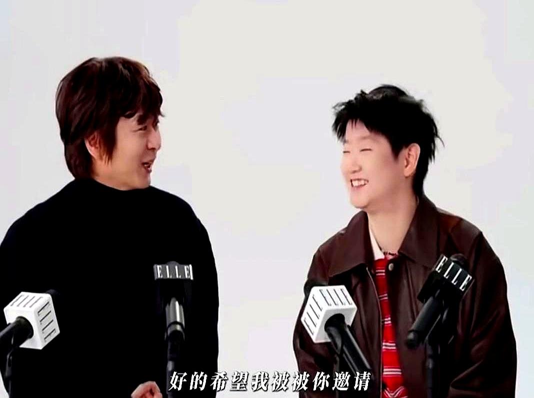 ELLE主编当场“求”一张邀请函，孙颖莎的反应亮了。“下次生日派对，记得