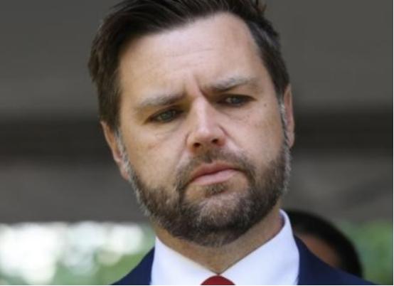 “乡巴佬”万斯曾暗示中国：如果不接受关税，就考虑战争。话音未落，中国学者高志凯就