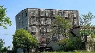 村支书被指违建1500平米楼房 官方通报