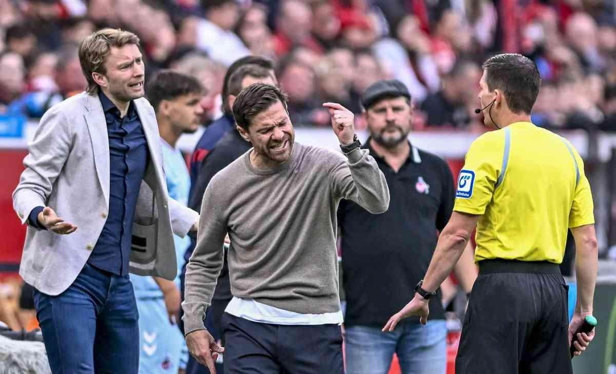 齐达内真要三进宫皇马了。皇马的主帅阿隆索马上要下课，接班的不是别人，正是当年功