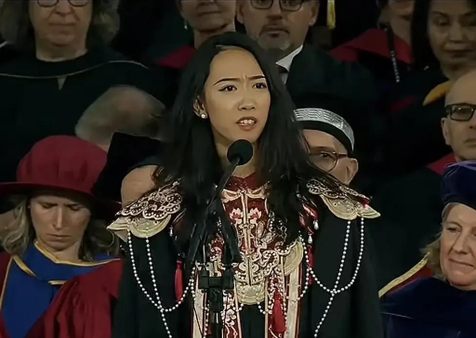 哈佛女孩火了我给我奶奶看了一眼她的照片我奶奶说：“她应该不是在国内长大的，至