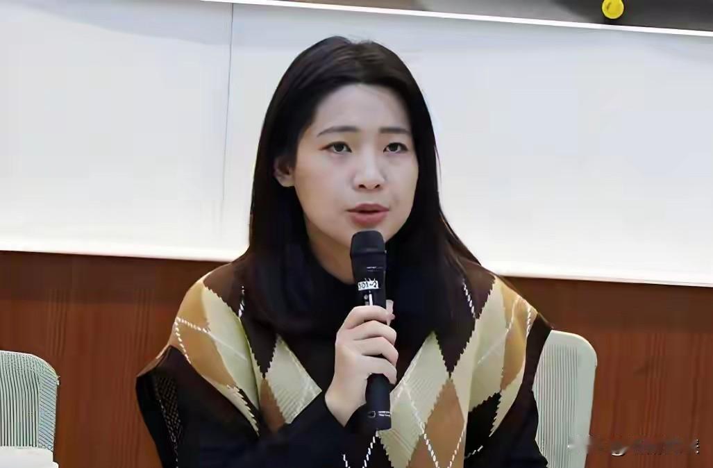 郑丽文点名徐巧芯说法并非事实后，徐巧芯回应耐人寻味！就在10月2日，郑丽文受访时