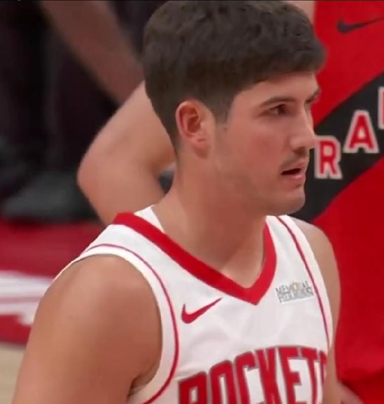 9场比赛打完！！！火箭新赛季队内三分球命中率排行榜！！！伊森：三分球总共出手