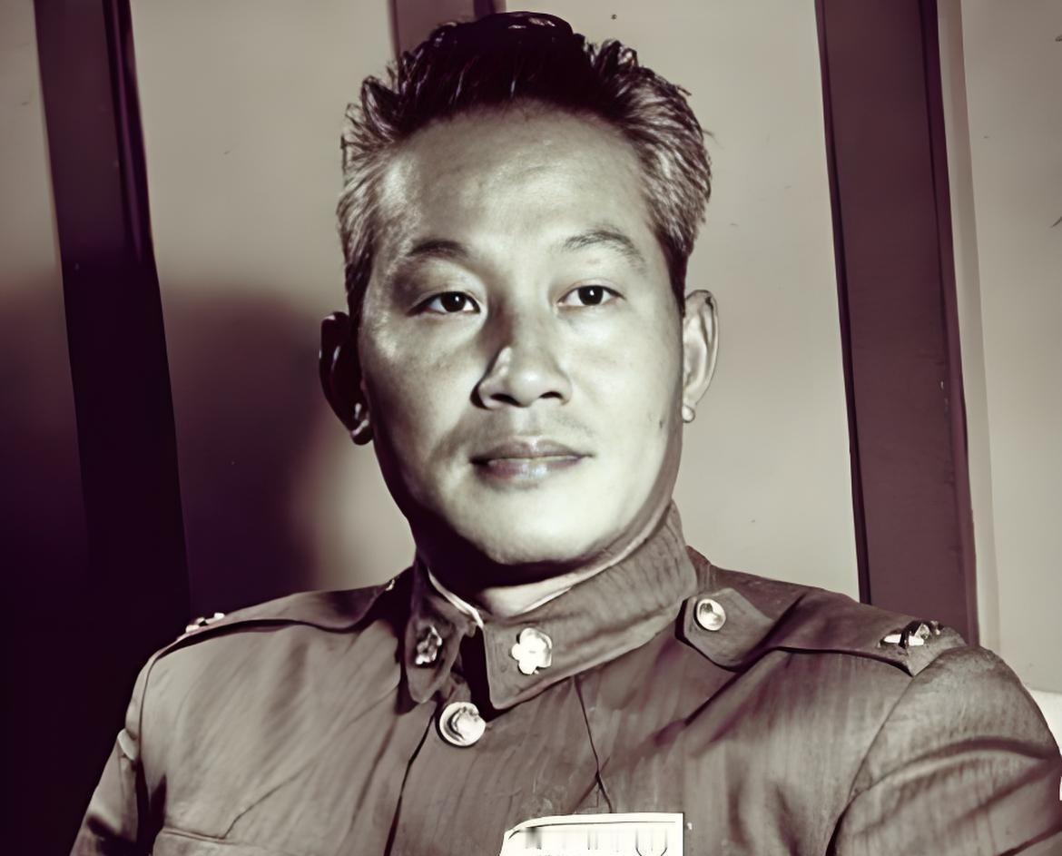 1951年，孙立人脱了衣服上床睡觉，习惯性地搂住老婆，却发现手感不对劲，他一怔