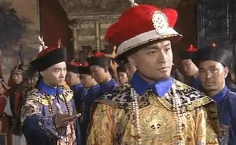 1650年冬天，权倾天下的多尔衮死了。死后两个月，他被追封为皇帝。再过两个月，他