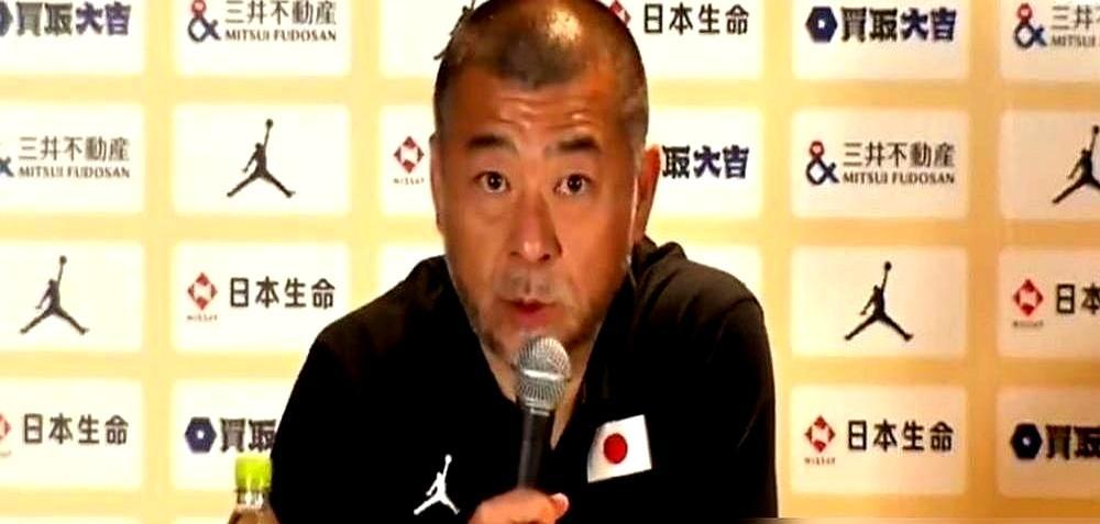 日本主帅在赛后砸下一句狂言，中国队8号我们随便单防，但5号登场，我们必须三个人去