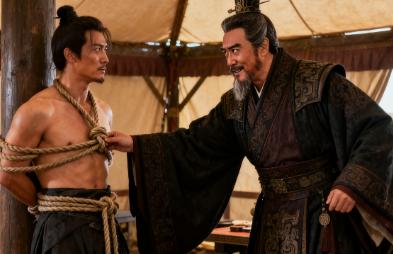 公元198年，吕布被擒后，由于绳子捆得太紧，便对曹操说：“孟德兄，绳子能否松点！