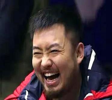 睢冉把周琦往谈判桌上一摔，CBA的天花板直接掉渣。一纸“4+2”旧合同，新疆