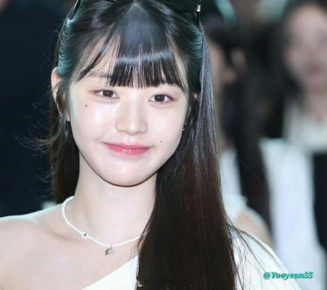 素颜张元英我的评价是不如赵露思[doge]素颜张元英​​​