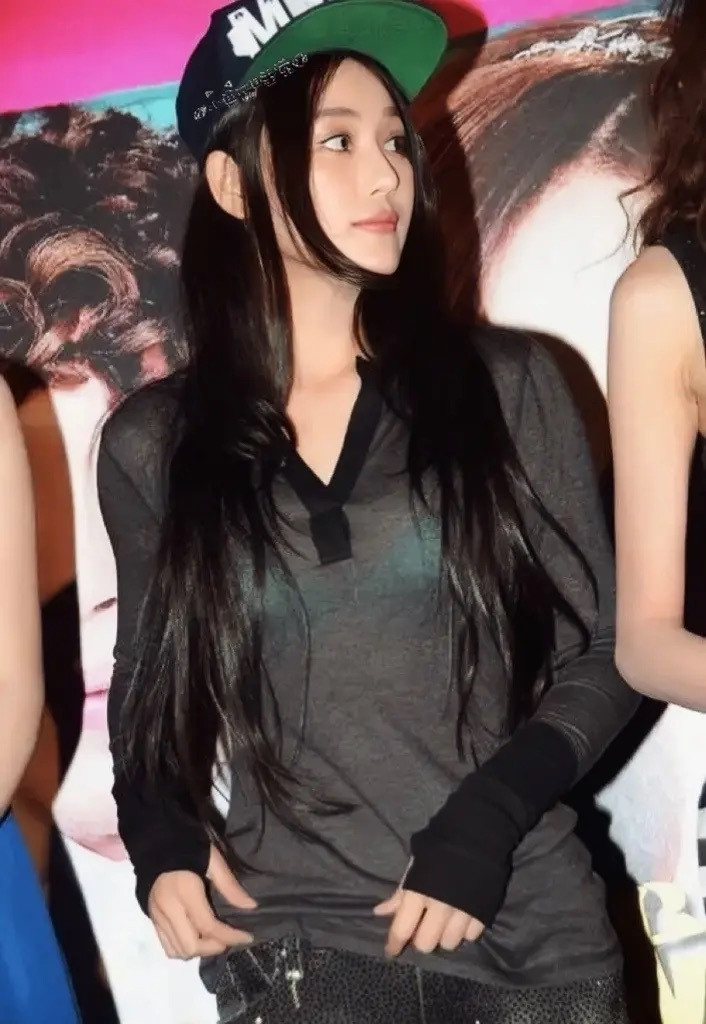 早期的张馨予｜美艳又娇憨，而且强大💕