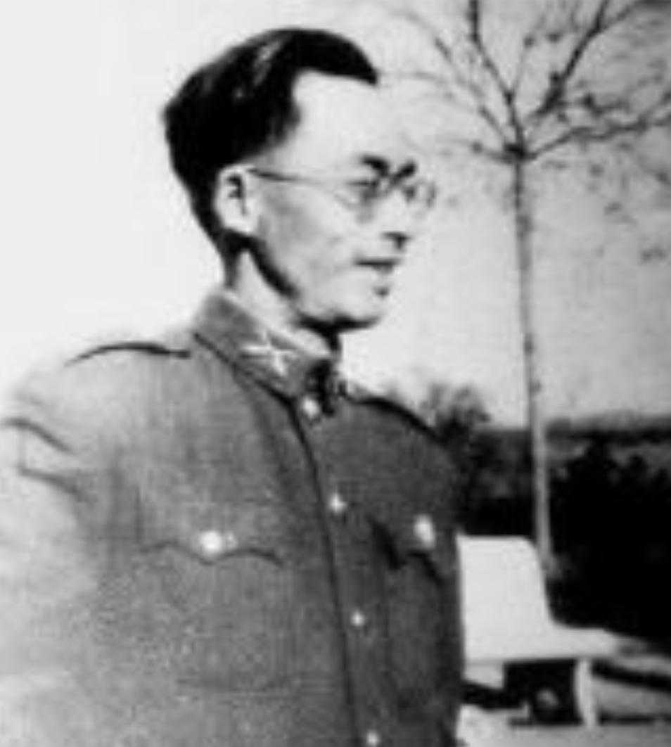 1949年，国民党312师副师长黎强被我军俘虏。在审讯过程中，黎强却表示：“帮我
