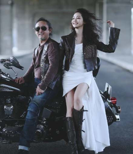 万千惠她身上有一种，遇到渣男，却没有退路的破罐子破摔的，无力又顽强感哈哈哈哈