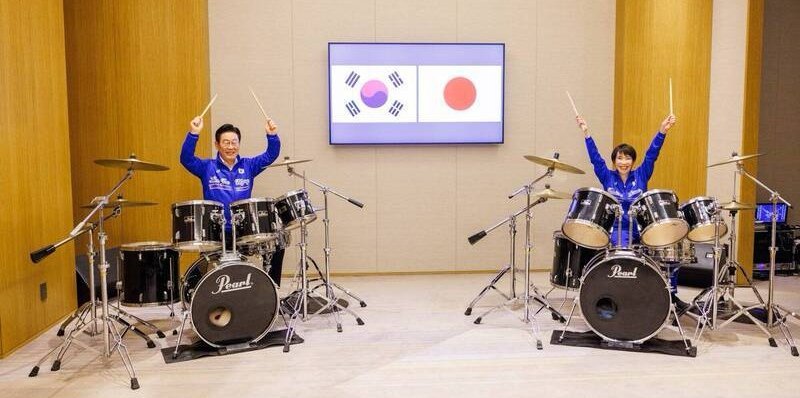 某年某月某日，赵王为秦王鼓瑟。某年某月某日，秦王为赵王击缶。看你俩玩的挺嗨呀，得