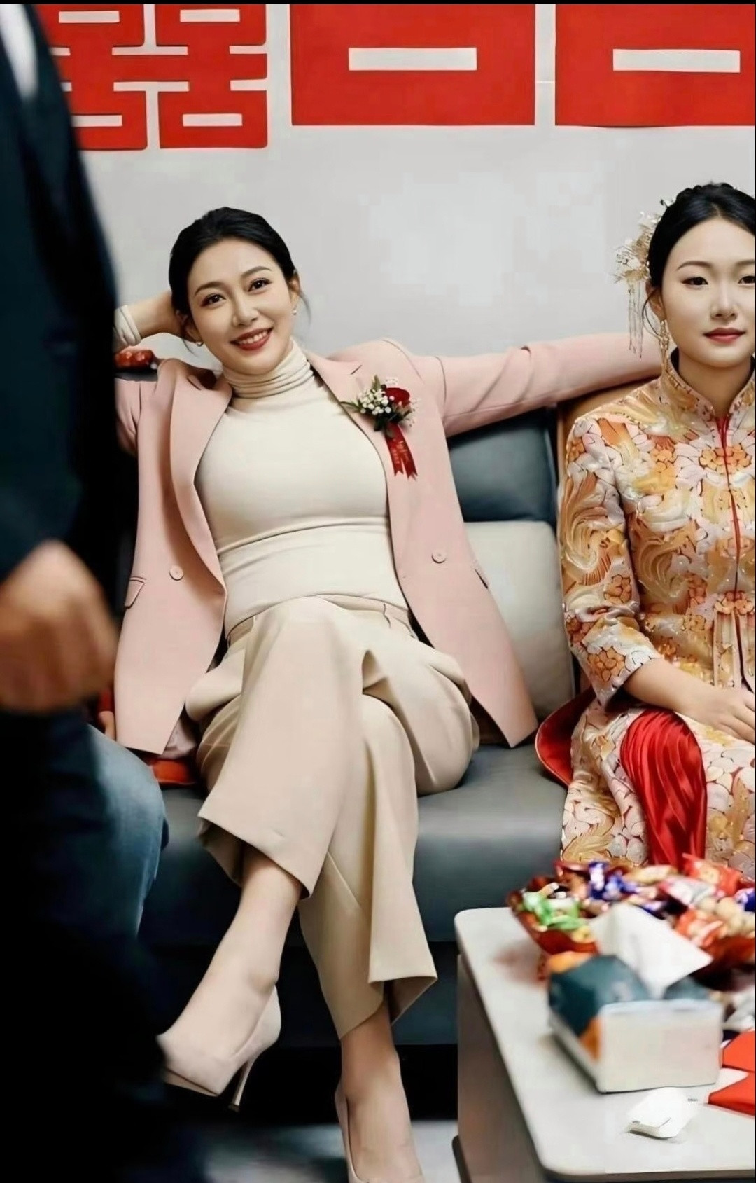 这是我见过最美最年轻的丈母娘了，没有之一！​​​