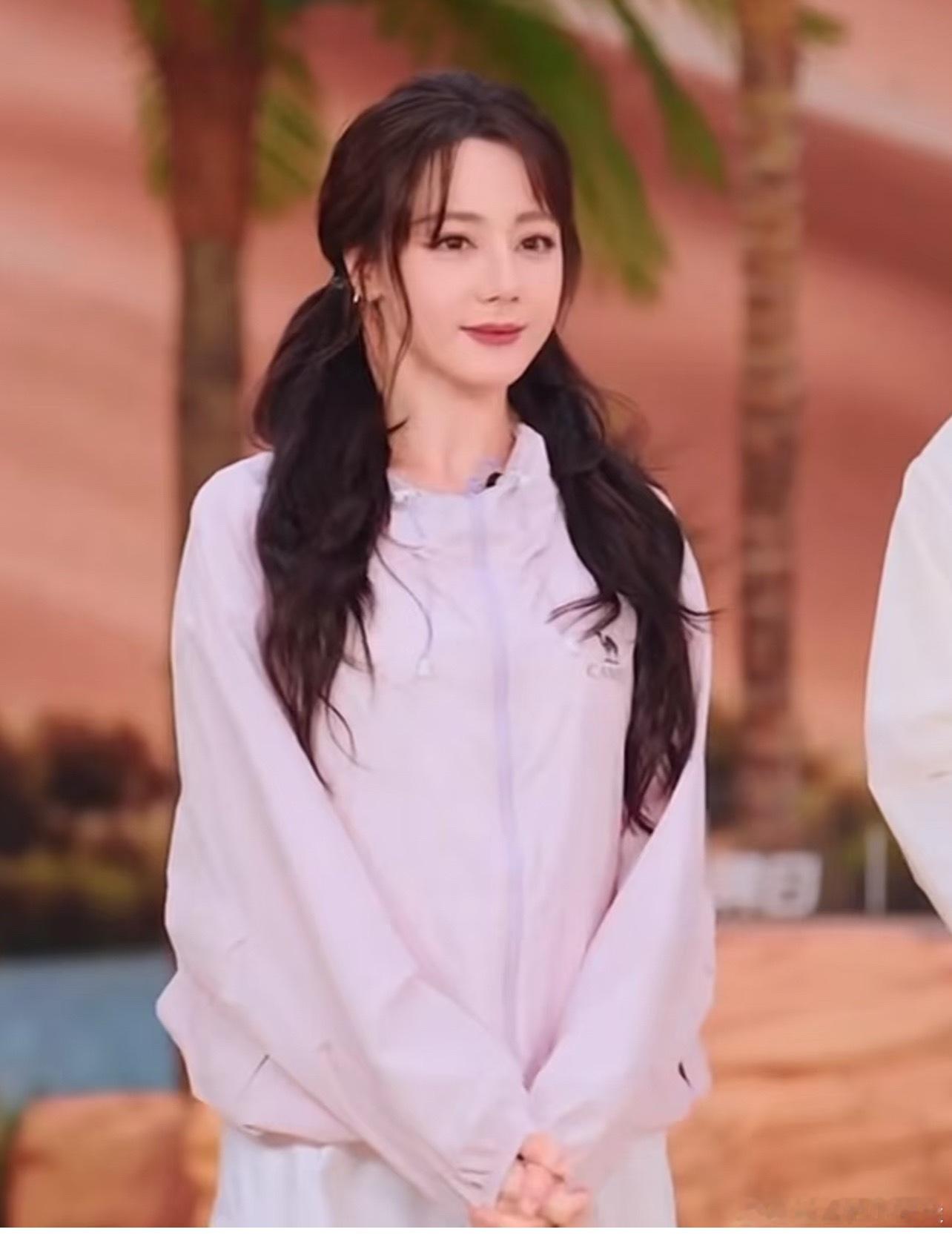 抖刷到热巴直播，热巴脸肿么了？