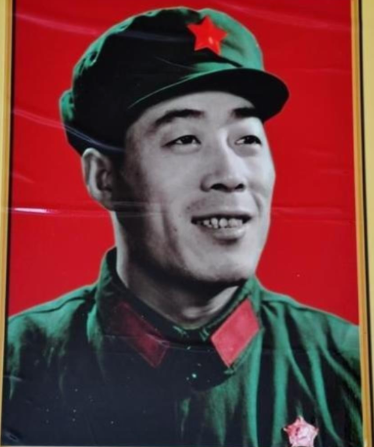 1982年，曾任职沈阳军区副司令员的孙玉国，受到转业处理，多年老兵竟然变为普通职