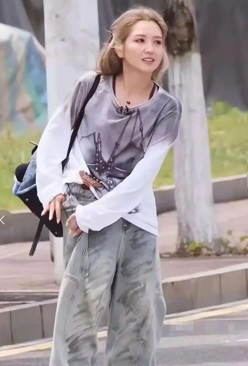 何洁为子女入学考虑打算领证一事引发热议，过来人也道出实情，现实考量下的复合，往往