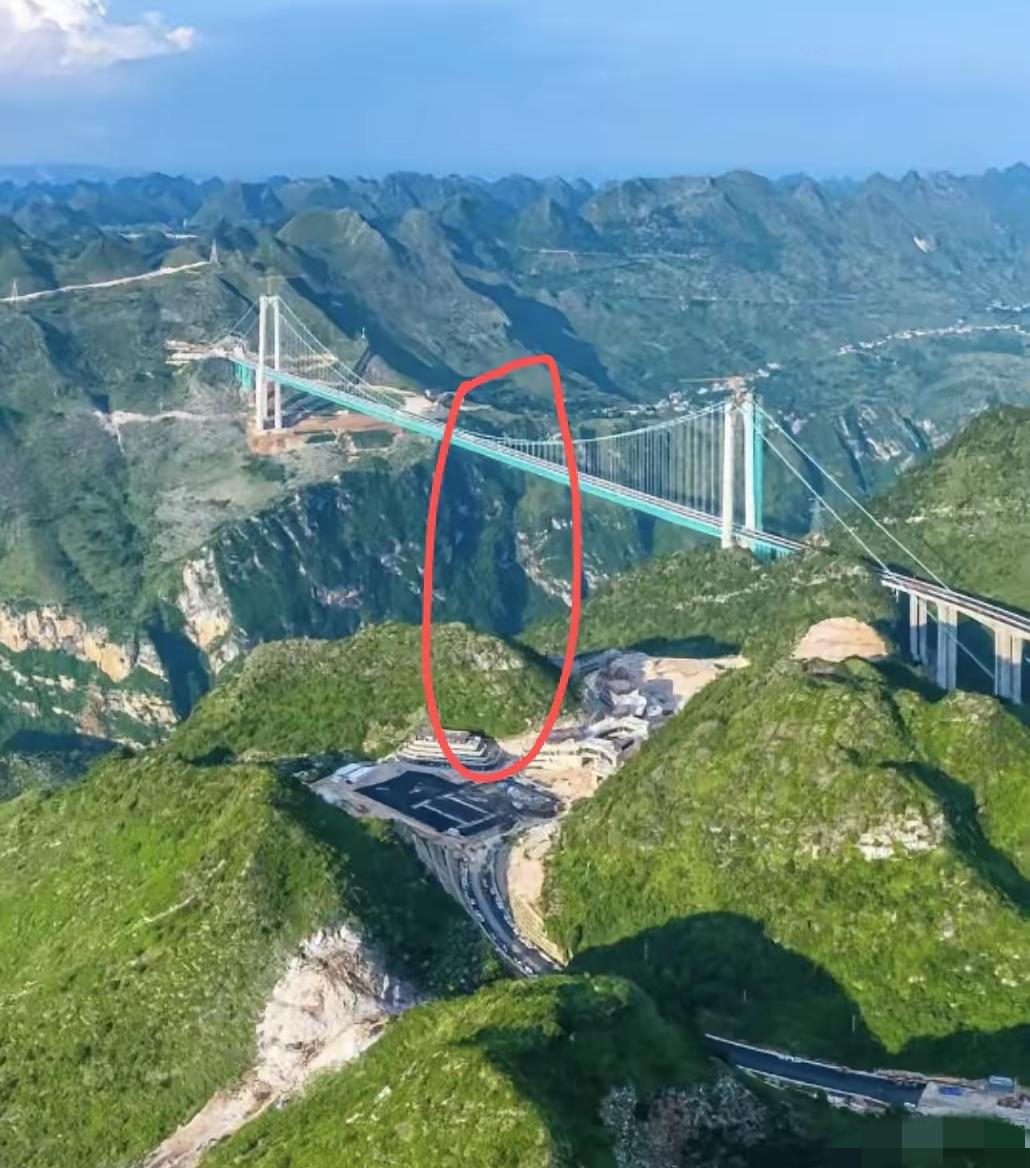花江峡谷无绳蹦极，其实忽略了一个重大问题。​那就是实验人员采用150和200斤
