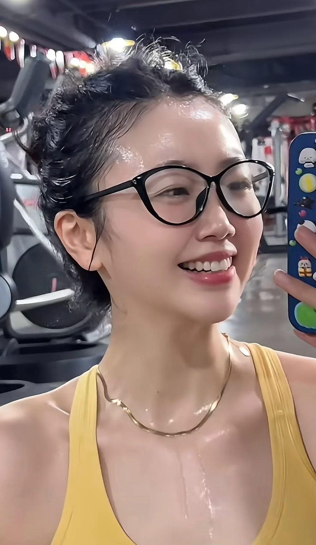 无美颜无滤镜，无医美，运动后怼脸拍