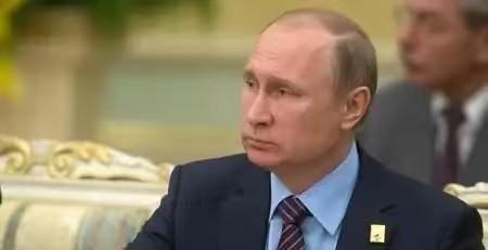 普京现在心里应该很复杂，他可能没想到，多年前卖给东方大国的S400防空系统，如今