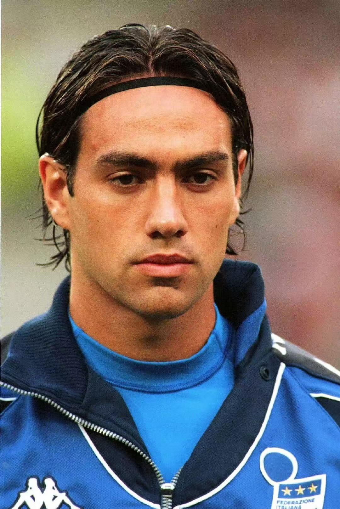 内斯塔算不算米兰名宿？当然算。很多人认为内斯塔应该算拉齐奥名宿，因为拉齐奥才是