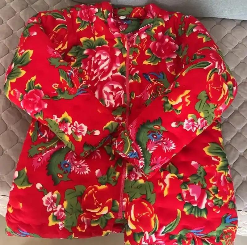 人麻了，退棉衣时把50块现金塞兜里寄走了！昨天在拼多多冲了件棉服，试穿发现领