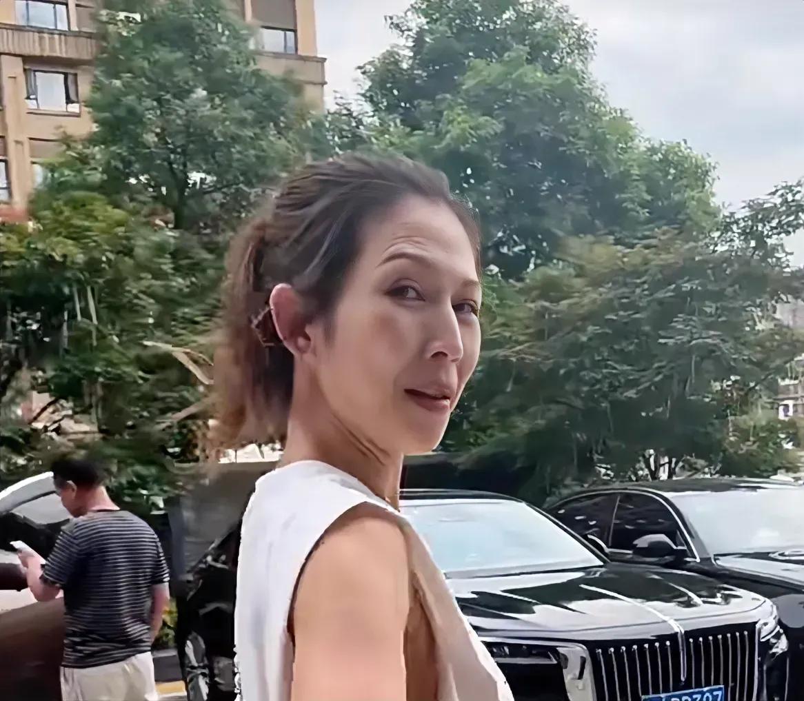 不得不说，有一些人天生就是吃这碗饭的吧！不信的话，你看看她就知道了！日常