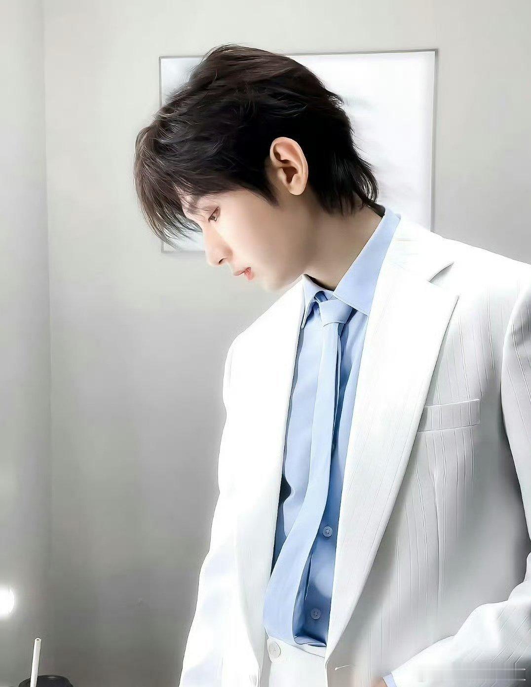 成毅珂润全球品牌代言人cy成毅直播成毅，若信念有声音，定是你哽咽时我们共同呼吸